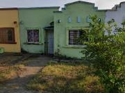 CASA EN CD OLMECA A 15 MINUTOS DE PUERTO ESMERALDA...