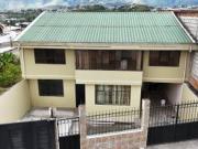 CASA EN CHORLAVÍ, IBARRA, A POCOS PASOS DEL PARQUE