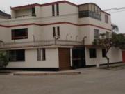 Casa en Chosica de 3 pisos con Piscina y salón de eventos Casa en Chosica de 3 pisos con Piscina y salón de eventos