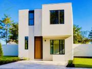 Casa en Ciudad del Sol en Privada con Amenidades y Seguridad