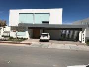 Casa en Club de Golf La Loma