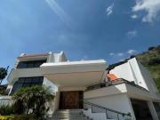 Casa en Club de Golf Santa Anita con 5 recamaras y alberca