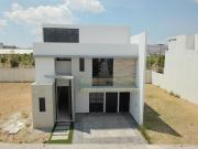 CASA EN CLÚSTER FORESTA LOMAS DE ANGELÓPOLIS 4 RECAMARAS