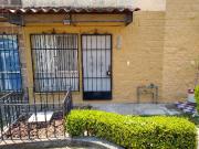 Casa en privada con portón automático en Col. Lomas de...