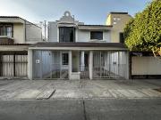 Casa en Colonia Mirador del Sol a 1.5 cuadras de Av....