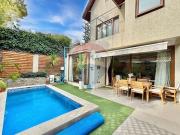 CASA EN CONDOMINIO / 3 NIVELES CON PISCINA