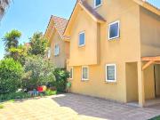 Casa en condominio 3 Pisos 5 Dor. 3 baños 3 Est. Remodelada