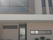 Casa en condominio a dos min. del parque Bicentenario de...