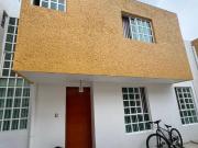 Casa En Condominio al sur de la ciudad en la Colonia:...