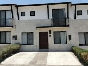 Casa en condominio amueblada en renta en El Salitre