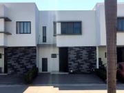 Casa en condominio con accesos rápidos a Puerto Vallarta...