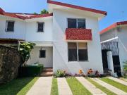 Casa en condominio con Alberca en Lomas de la Selva,...