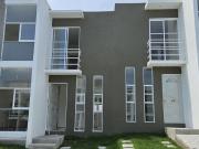 Casa en condominio con alberca, en venta, en Emiliano...