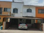 CASA EN CONDOMINIO CON ALBERCA Y CON FACIL ACEESO A LA...