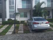 Casa en condominio con alberca y palapa a 3 minutos de...