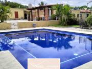 Casa en condominio con alberca y vigilancia