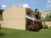 Casa en condominio con casa club, recamara en planta...