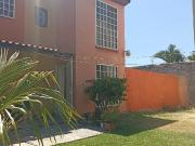 Casa en condominio, con excedente de terreno en Las...