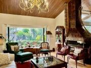Casa en condominio con grandes jardines en Lomas de...