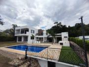 Casa En Condominio Con Hermosa Vista Cerca Al Centro