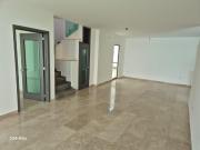 CASA EN CONDOMINIO CON SEGURIDAD, ALBERCA Y JARDIN PRIVADO