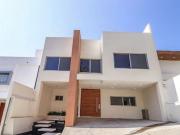 CASA EN CONDOMINIO DE 10 CASAS CON VIGILANCIA EN LA...