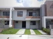 CASA EN CONDOMINIO DE DOS NIVELES, ENTREGA INMEDIATA