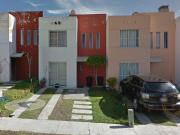 Casa en condominio en Col. Loma Larga a 15 min. de C.U....