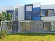 Casa en condominio en Condominio con Alberca, Tezoyuca...