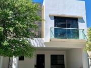 Casa en condominio en Dominio Cumbres