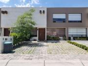 Casa en condominio en Fracc. Lomas Virreyes, Calimaya...