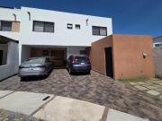 Casa en condominio en Los Olvera