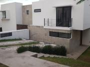 CASA EN CONDOMINIO EN RENTA CUMBRES DEL LAGO QUERETARO