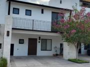 Casa en condominio en renta en El Refugio