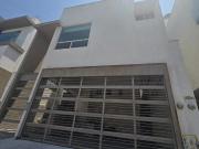 Casa en condominio en Santa Catarina