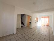 Casa en condominio en Santin, Sauces, 3 recámaras