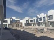 Casa en condominio en venta con Alberca, en Emiliano...