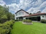Casa en condominio en venta en Lomas de Bezares