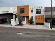 Casa en condominio en venta en lomas de juriquilla