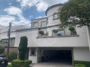 Casa en condominio en venta en Lomas de Tecamachalco
