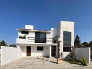 Casa en condominio en venta en Santa María Tulantongo,...