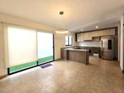 Casa en condominio en venta en Torre de Piedra...