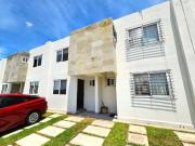Casa en condominio en venta en TRES CANTOS