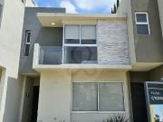CASA EN CONDOMINIO EN VENTA ZONA VALLE IMPERIAL CON...