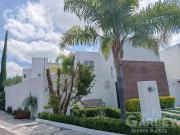 Casa en condominio Jardines de Santa Fe
