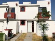 CASA EN CONDOMINIO LOMA DE JURIQUILLA. Con 2 plantas, 2...