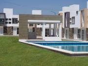 Casa en condominio Nueva en Venta con alberca en...