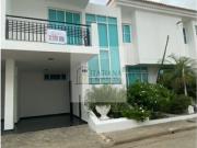 casa en conjunto cerrado en Rodadero Reservado