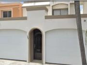 Casa en Contry, Monterrey con Amplios Espacios