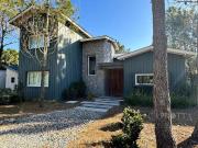 Casa en Costa Esmeralda 5 ambientes lote 1052 m